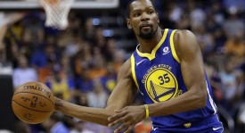 NBA新赛季：勇士队与火箭队激战卫冕战